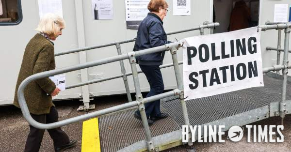 Voters arrive at a polling station in London. Photo: Xinhua/Alamy Live News