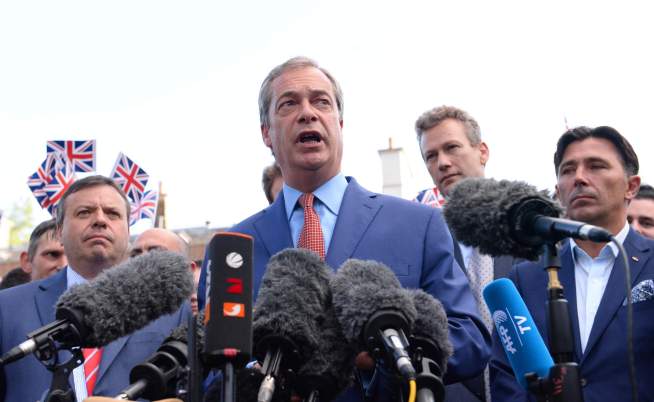 ‘Thick as Thieves’: Nathan Gill and Nigel Farage’s Putin Problem