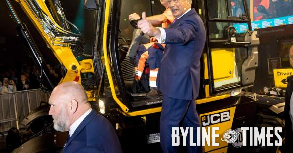 Nigel Farage Promotes Reform UK Donor’s Pothole Repair Machine on Election Leaflets